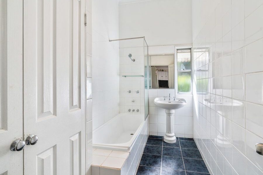 Bathroom before the renovation