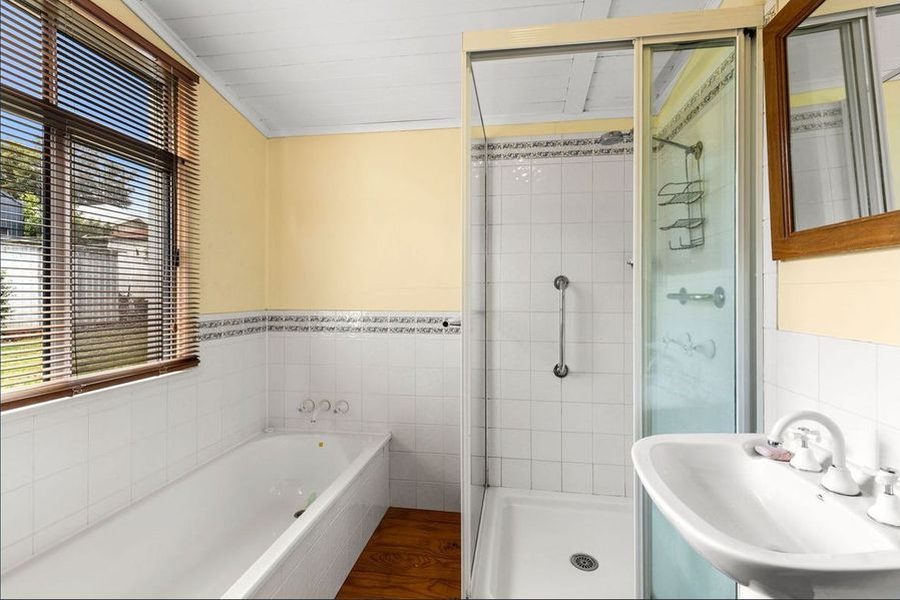 Bathroom before the renovation