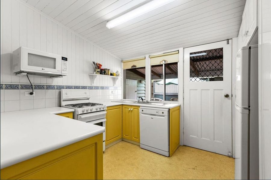 Kitchen before the renovation